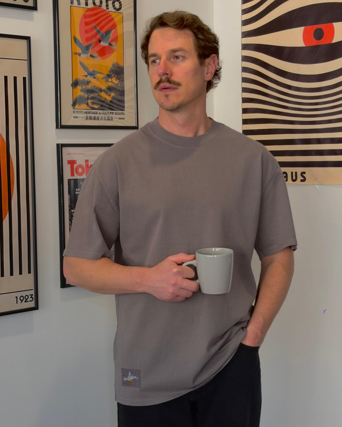 THE ESSENTIAL Faded Tee - Mushroom