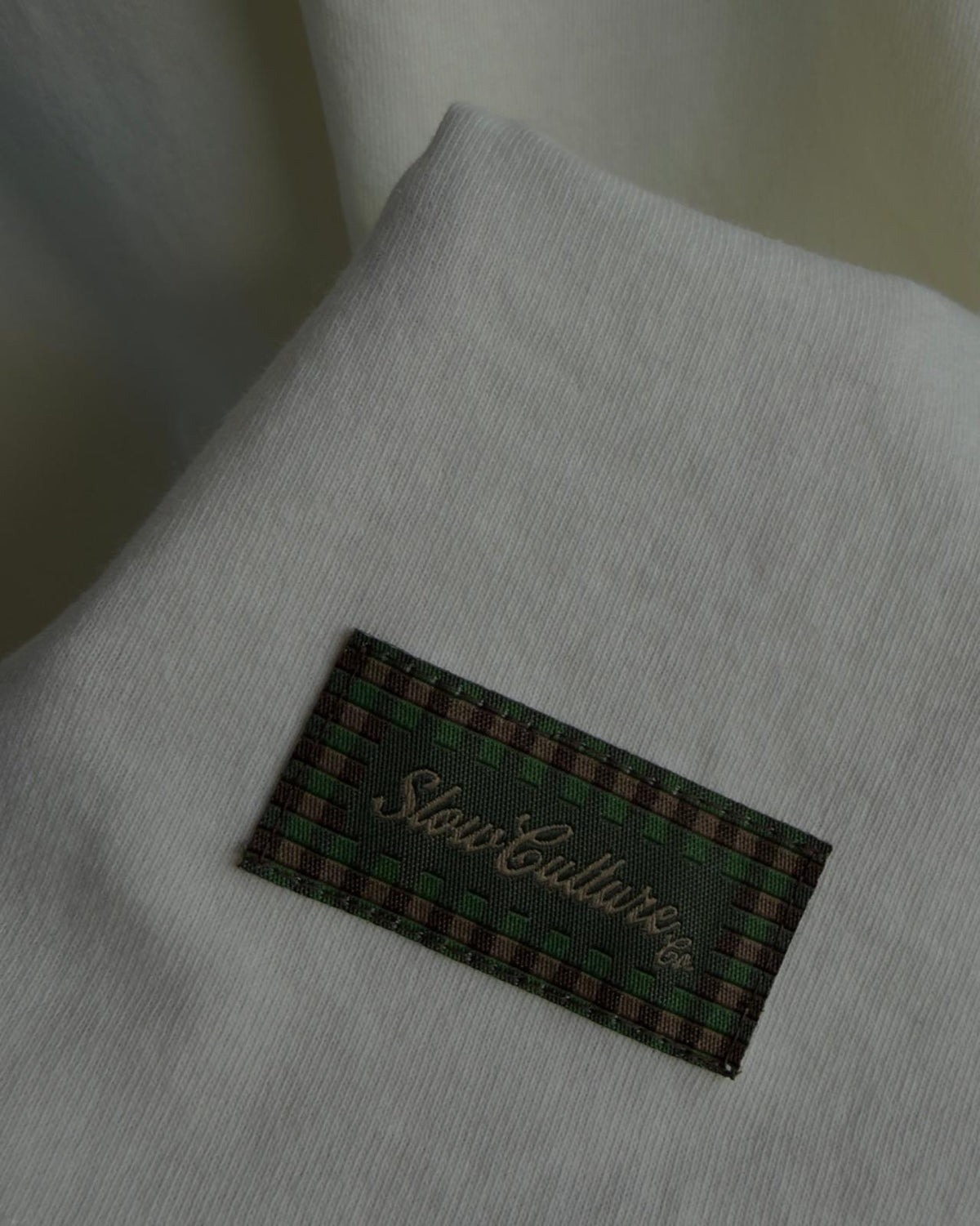 THE ESSENTIAL Women's Faded Tee - Butter
